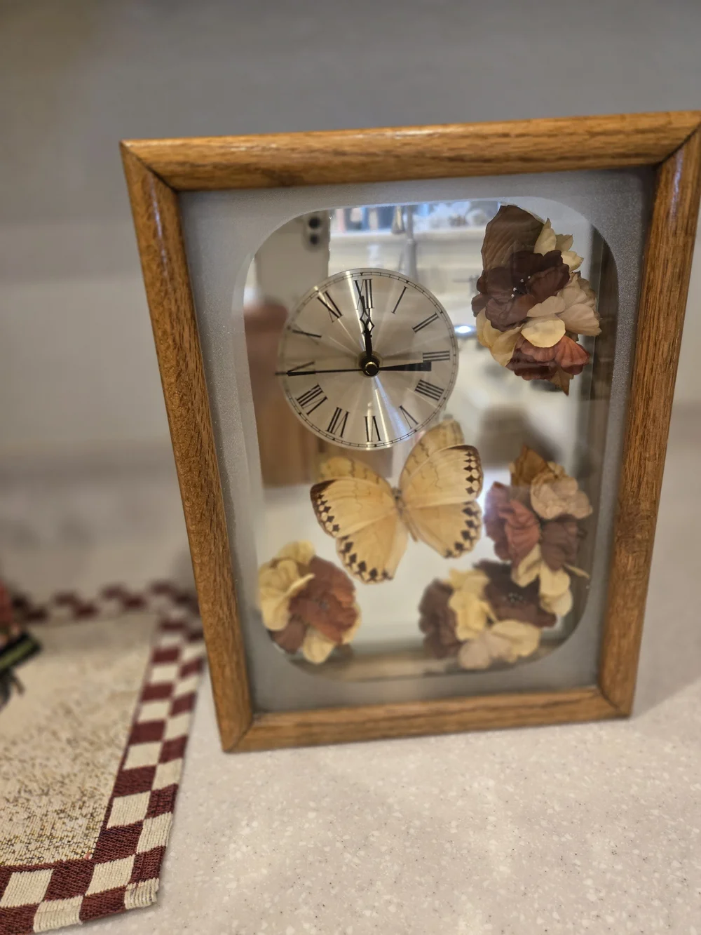 Beautiful Vintage Shadow Box Wooden Frame Butterfly Clock with Flower Accents